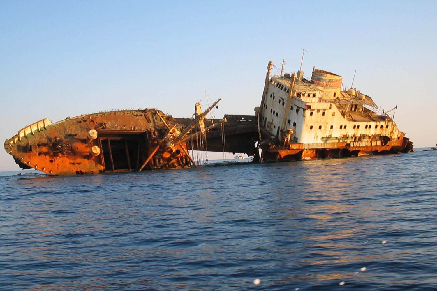 Versunkene Schiff bei Tiran Insel