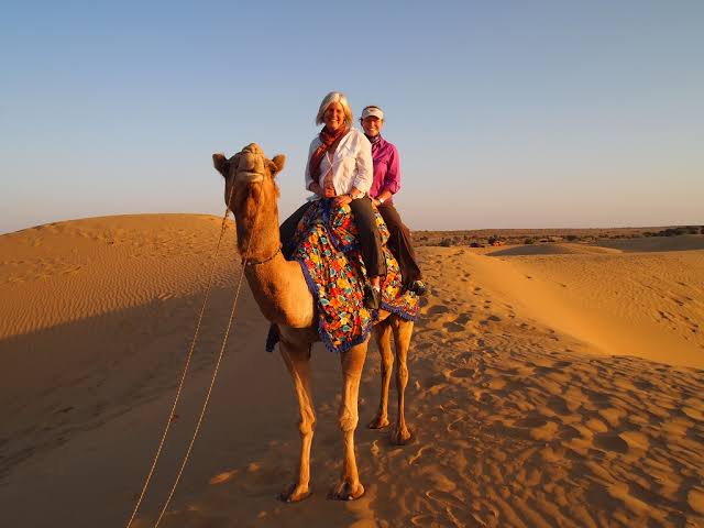 Kamel reiten mit Trivaeg, Kamel Touren, Private Tour mit dem Kamel am Strand. Jetzt Buchen
