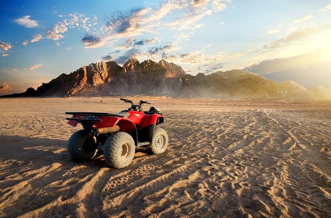 Jeep Safari, Quad, Buggy, Kamel-Reiten, Pferd-Reiten, Wüsten-Safari Exclusive mit Trivaeg