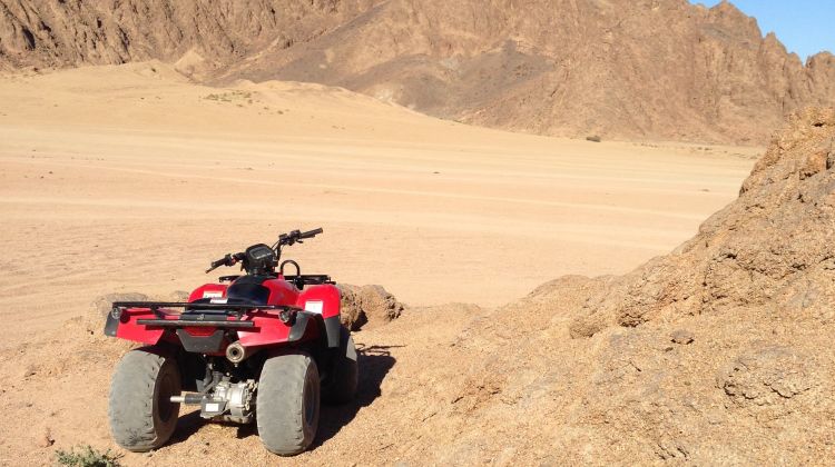 2 Stunden Quadfahren durch Sinai Wüste